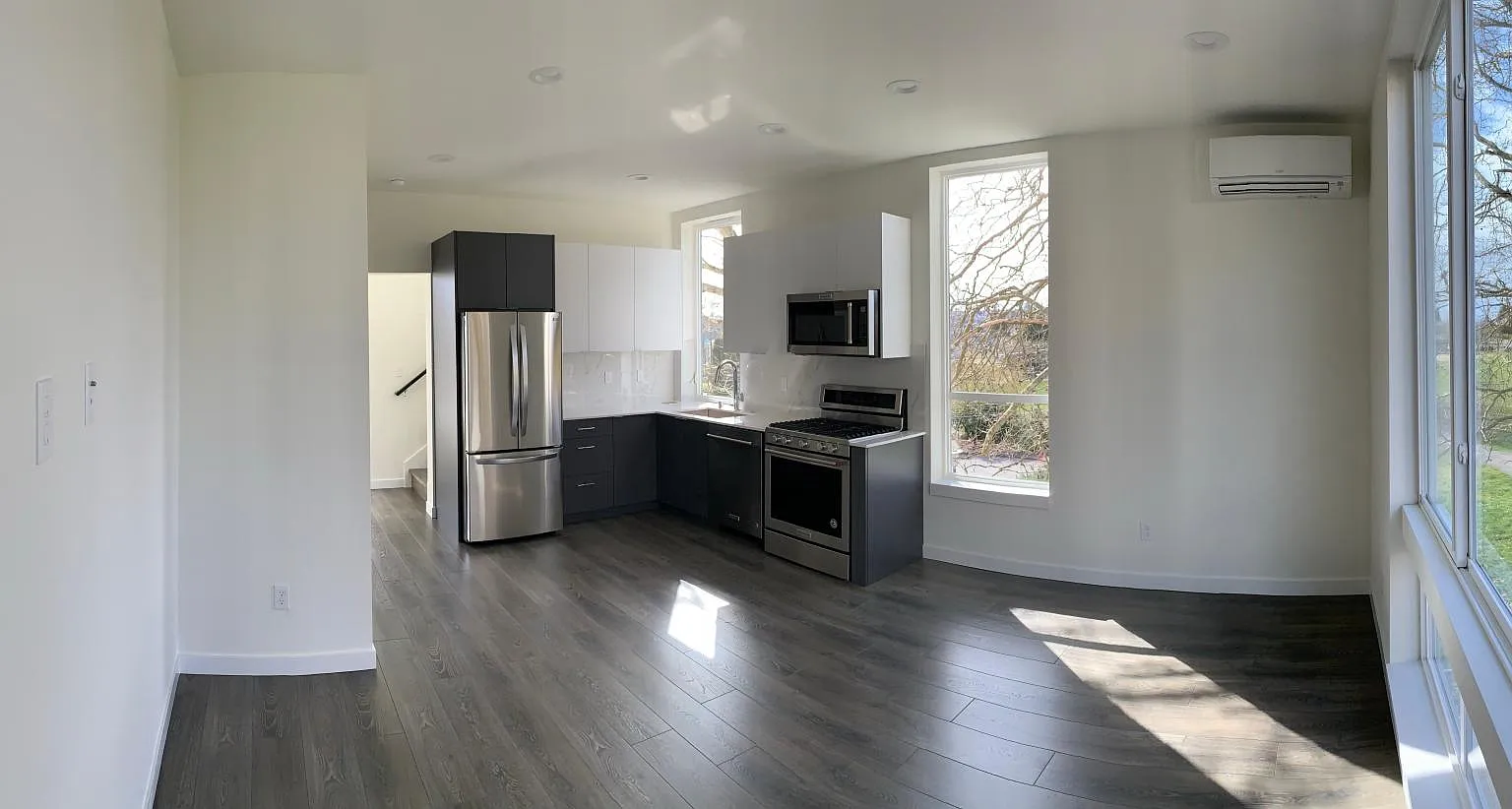 2210 S Charles St — Photo 4