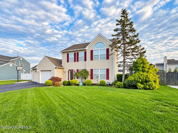 25 Bryce Canyon Road, Howell, NJ 07731