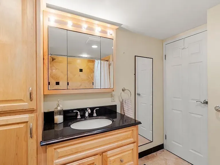 1500 Worcester Rd #716 — Photo 8