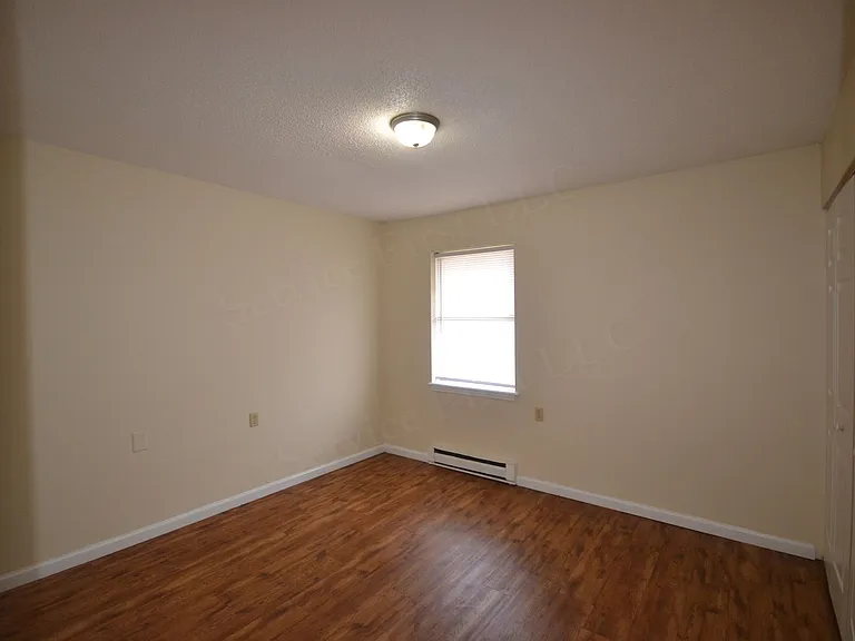 912 N Walnut Ave — Photo 4