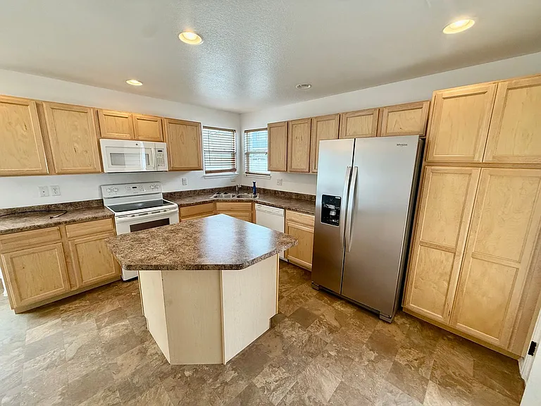 7545 Back Stretch Dr — Photo 14