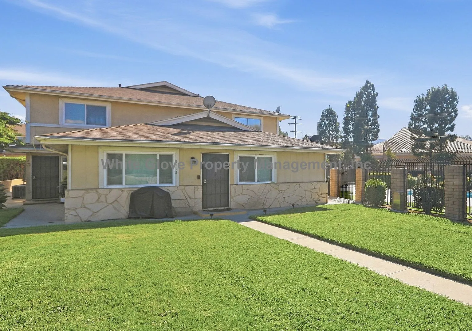 Updated 2-Bedroom Townhome in Rowland Heights with Community Pool — Photo 2