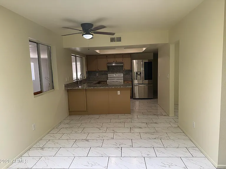 4731 W Paradise Ln — Photo 4