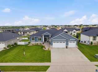 7428 E Twin Pines Ct, Sioux Falls, SD 57110