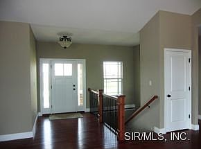 2nd image of 244 Oakshire Dr E
