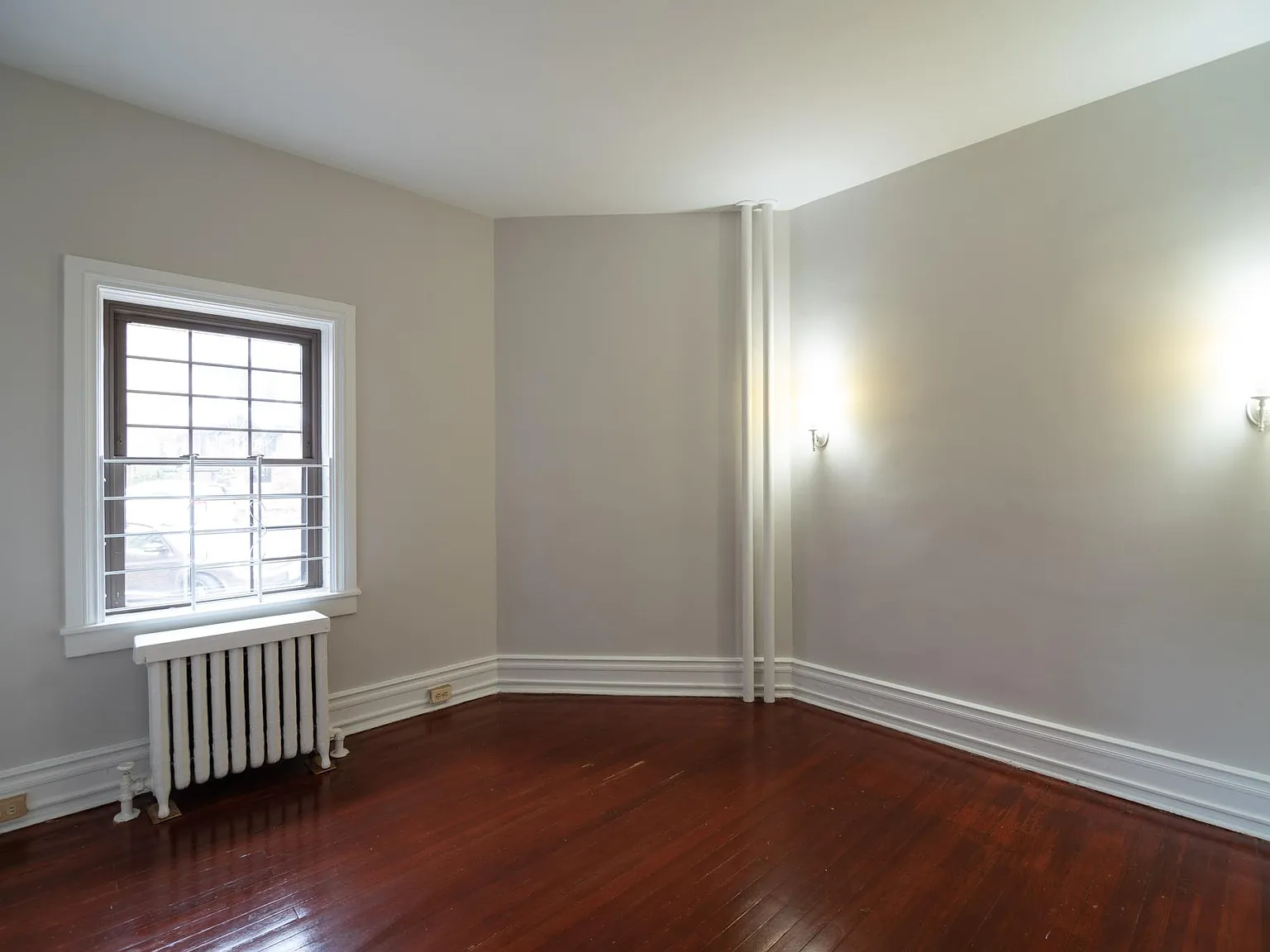 2 bed, 980 sqft, $1,900 — Photo 3