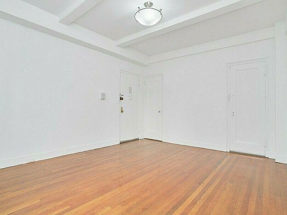 3rd image of 135 E 50th St APT 9J