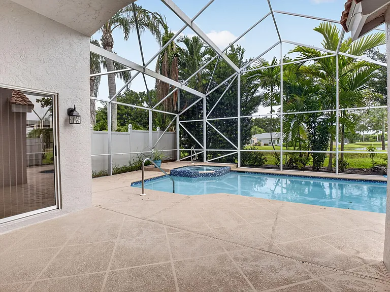7558 Ironbridge Cir — Photo 122