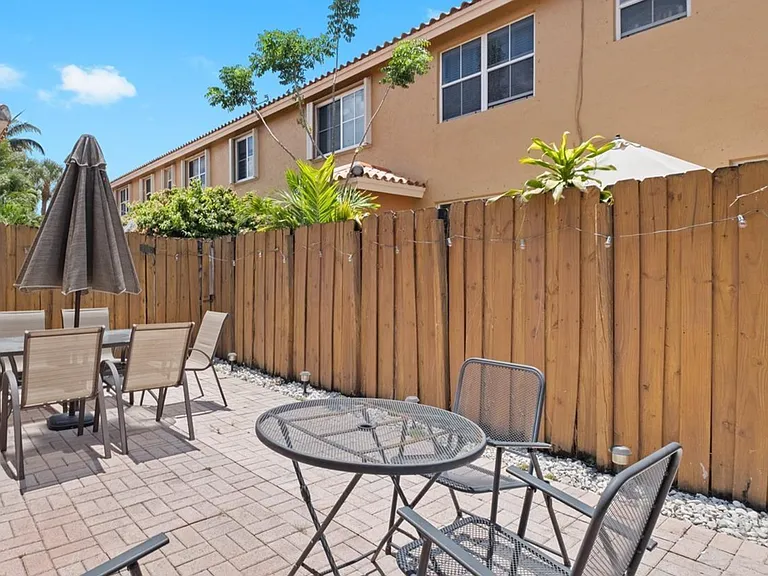 8544 NW 140th Ter #1005 — Photo 12