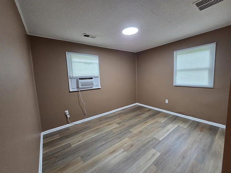 3263 Baskin St — Photo 8
