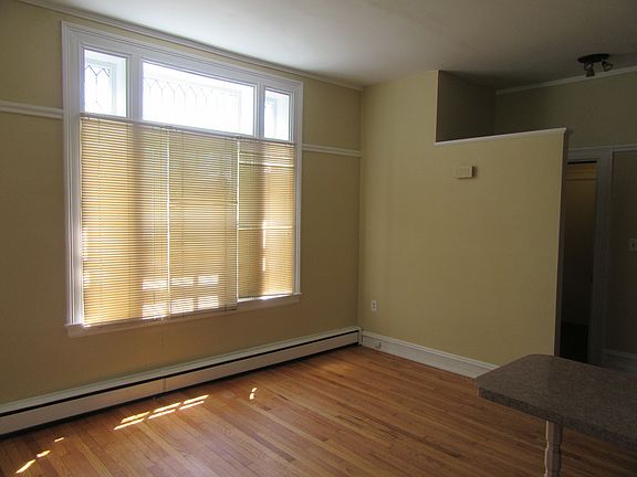 4th image of 1503 N Broom St APT 1A