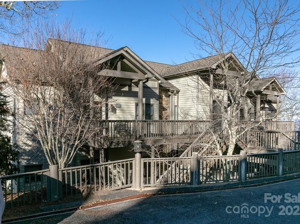 30 Club Villa Ct, Burnsville, NC 28714