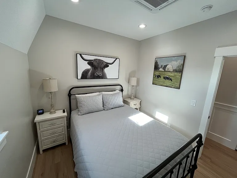592 N Hills Ct — Photo 19