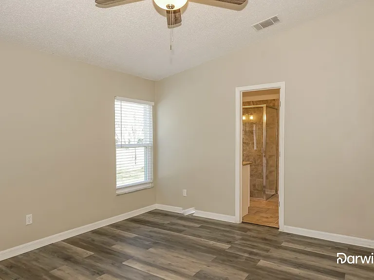 1504 Cougar Ct — Photo 10