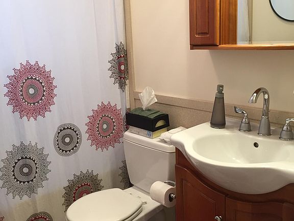 4th image of 2526 E Commonwealth Ave