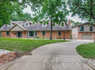 2 Chapel Ct, North Richland Hills, TX 76180