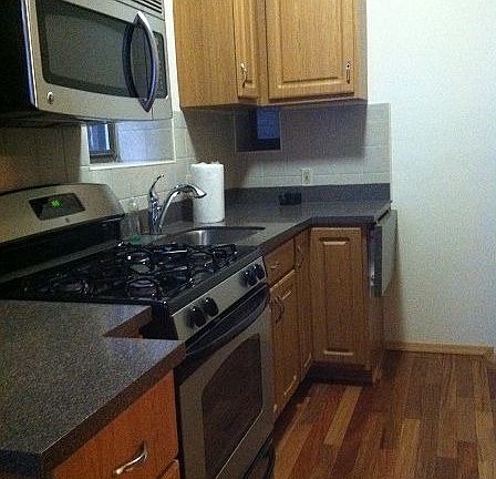 5th image of 529 E 12th St APT B1