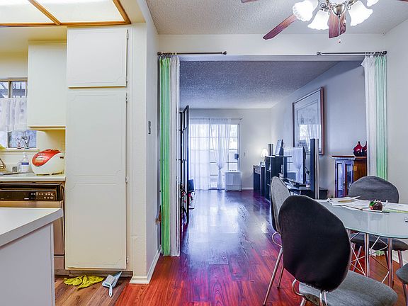 4th image of 149 W 6th St APT 31