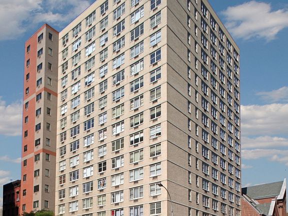 3rd image of 154 E 29th St #506