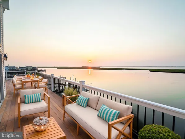 1367 E Mallard Dr, Manahawkin, NJ 08050