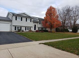 925 Lake Rd, New Lenox, IL 60451