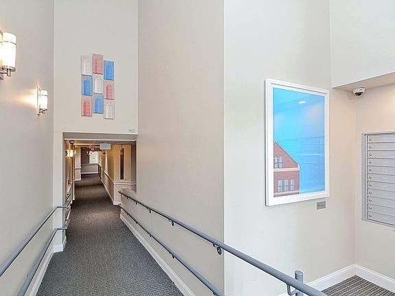 5th image of 1022 Hancock St #213