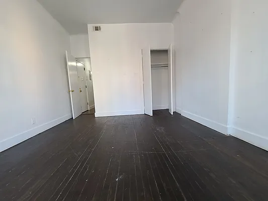 Rented by Dwelling NY Realty Inc | media 15