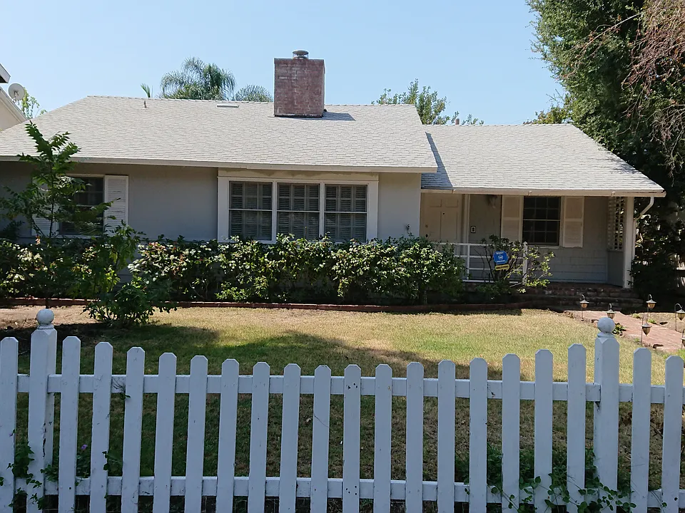 13810 Magnolia Blvd