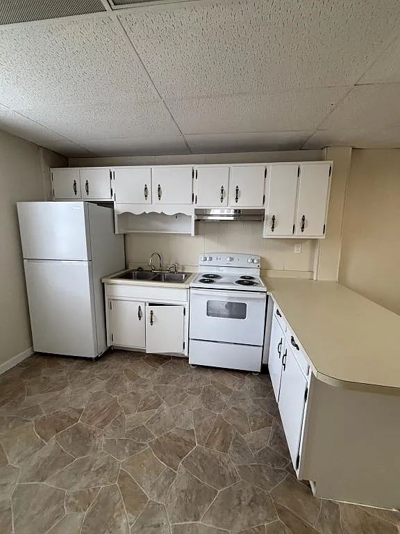 101 W Broadway St — Photo 4