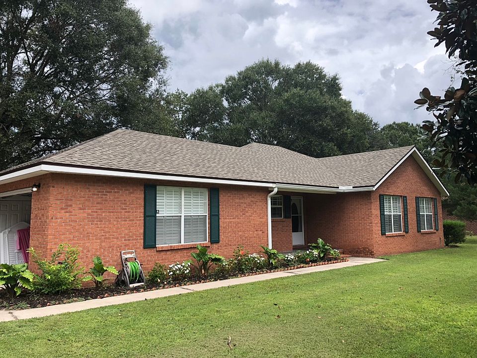 1st image of 2720 Lake Dr