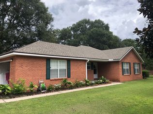 2720 Lake Dr, Hilliard, FL 32046