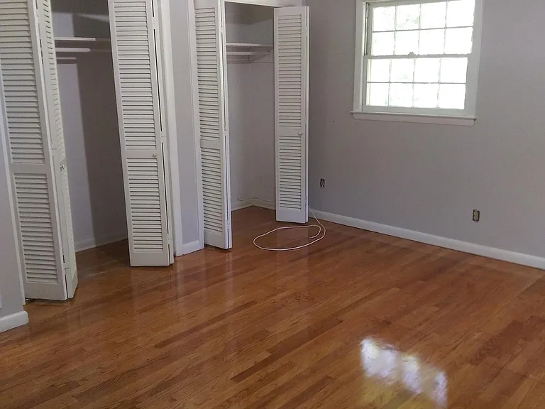 1359 Cornwall Rd — Photo 23