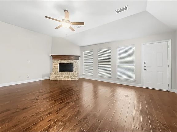 2nd image of 235 Dakota Dr