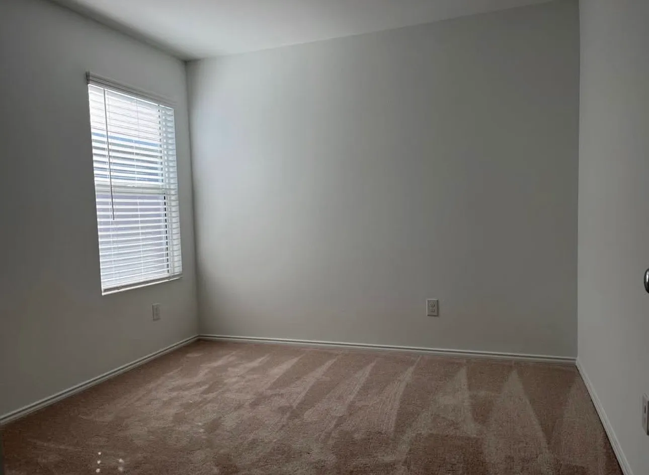 2 bed, 1500 sqft, $750 — Photo 2