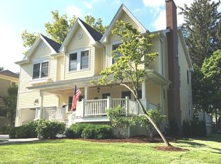 824 Franklin St, Downers Grove, IL 60515