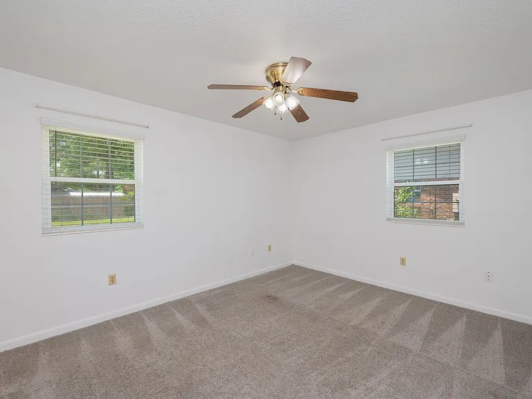 1416 Palm Blvd S — Photo 17