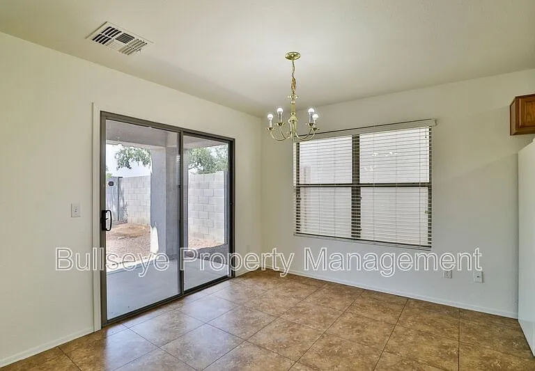 1069 E Lowell Ct — Photo 6
