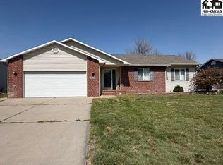 302 E 37th Ave, Hutchinson, KS 67502