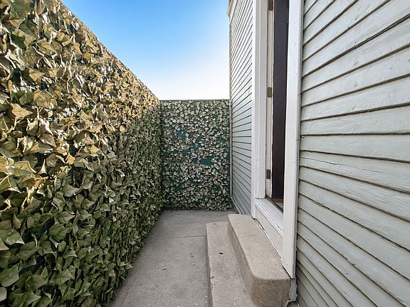 3rd image of 1706 Sherman Pl #1706
