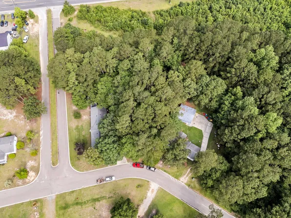 302 E Poplar Branch Dr, Moncks Corner, SC 29461