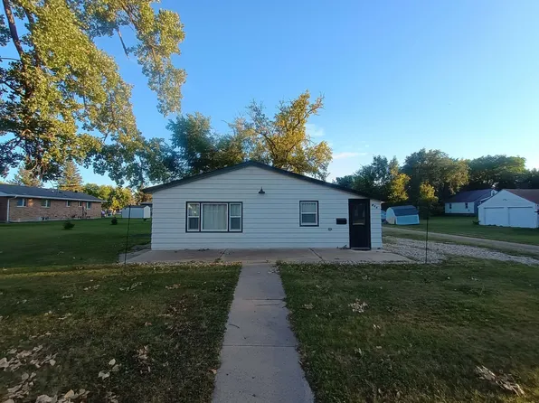 206 7th Ave SW, Watertown, SD 57201