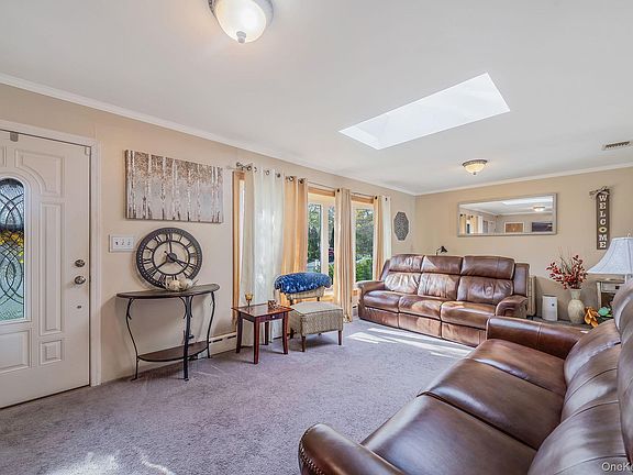 3rd image of 19 Cypress Lane