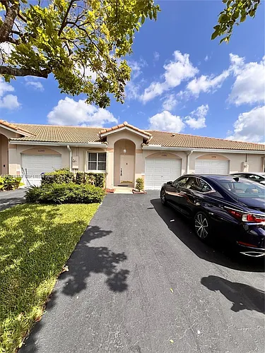 11281 SW 18th Ct #11281 Photo 1 11281 SW 18th Ct #11281 Photo 1