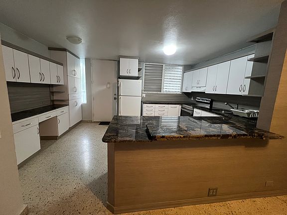 2nd image of 165 Hostos Cond El Monte Rte