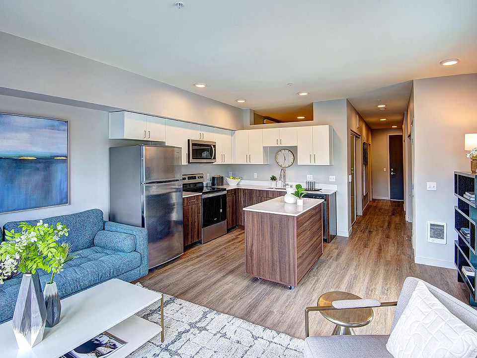 1st image of 2825 Live Oak St #1724
