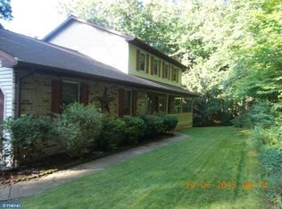 402 Briarwood Dr, Elverson, PA 19520