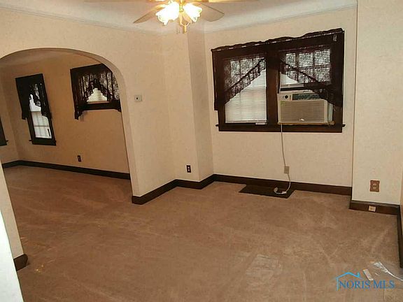3rd image of 1571 Glenbrook Dr