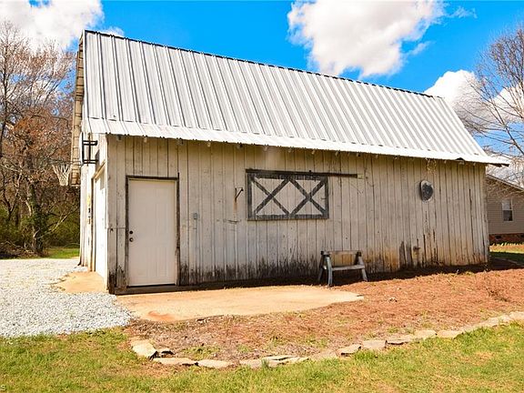 2nd image of 5600 Bunch Rd