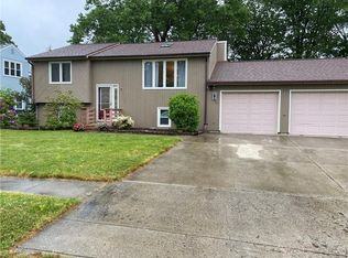 60 Hendricken Ct, Warwick, RI 02889