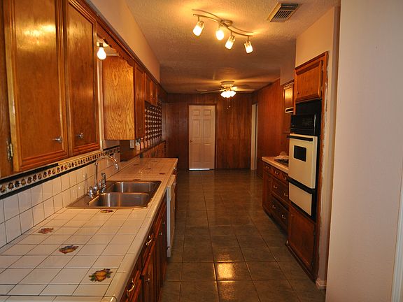 3rd image of 10515 Sagebriar Dr